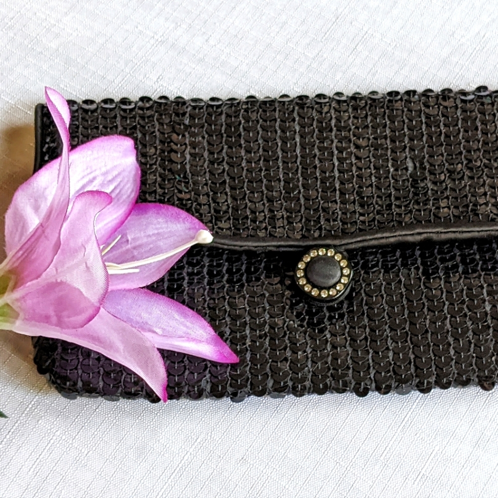 Lovely VINTAGE Norell Black Sequin Satin Clutch | Evening | Semi-formal …